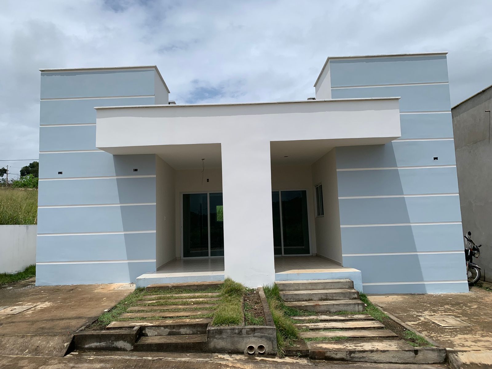 Casa moderna pronta da Futuro Engenharia em Carpina